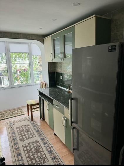Apartament cu 3 camere semidecomandat în Ultracentral