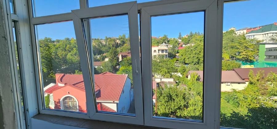 Apartament cu 4 camere decomandat în Gară