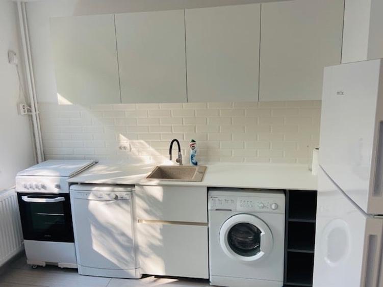 Apartament cu 2 camere decomandat, mobilat în Politehnica