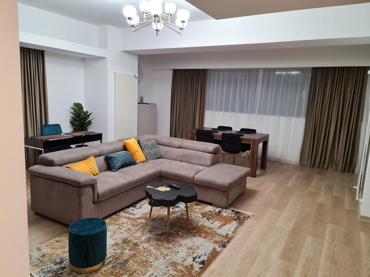 Apartament cu 2 camere decomandat, mobilat în Faleza Nord