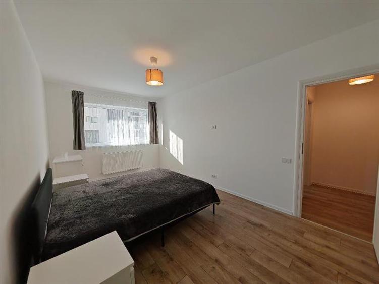 Apartament cu 2 camere decomandat, mobilat în Tractorul