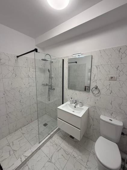 Apartament cu 2 camere semidecomandat, mobilat în Nord