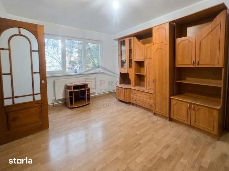 Apartament cu 3 camere nedecomandat în George Enescu