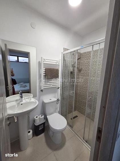 Casă cu 8 camere cu Teren 316 Mp în Dăești