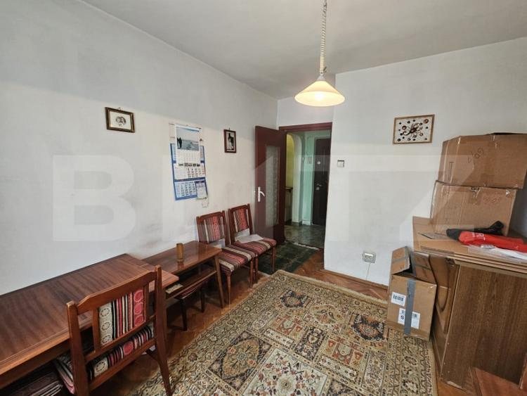 Apartament cu 4 camere decomandat în Central