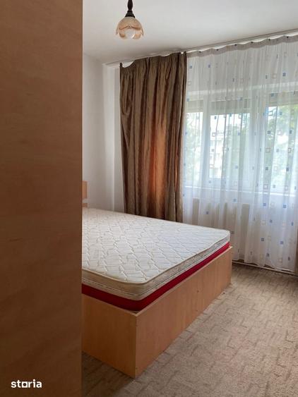 Apartament cu 2 camere decomandat în Calea București