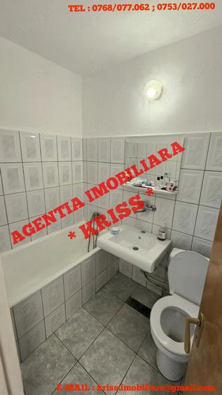 Apartament cu 4 camere decomandat în Teilor