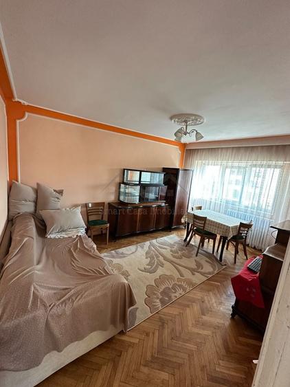 Apartament cu 2 camere decomandat în Podul de Fier