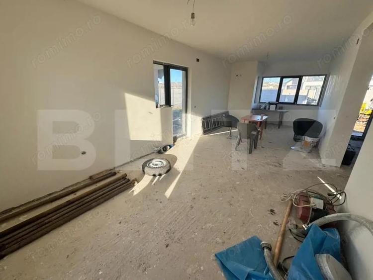 Casa P+M, exterior finisat, interior la gri, 500 mp teren, Simnicul de jos - 1