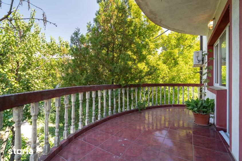 Casă cu 6 camere cu Teren 380 Mp în Berceni