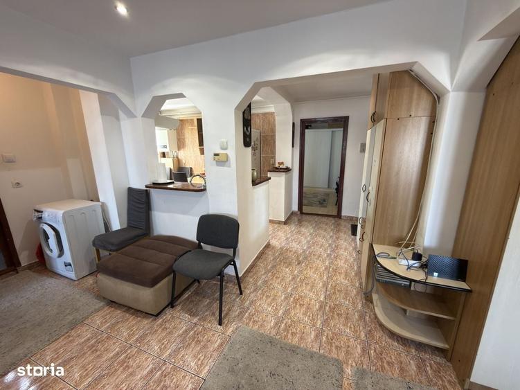 Apartament cu 4 camere în Aurel Vlaicu