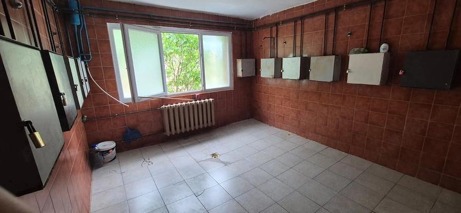 Proprietar vand garsoniera zona UMT - 9