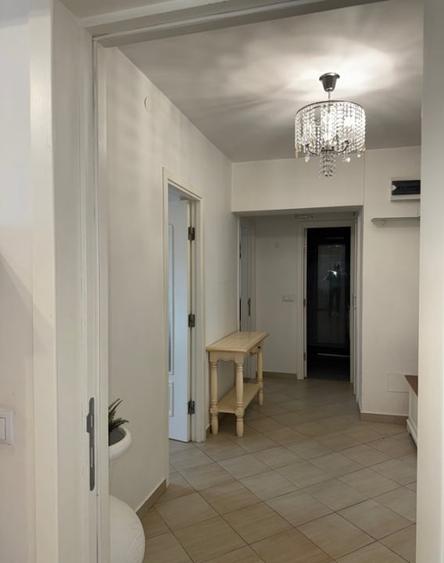 Apartament cu 2 camere decomandat, mobilat în Universitate