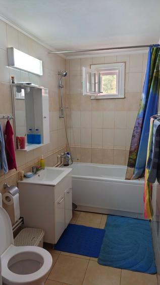 Casă cu 3 camere în Central