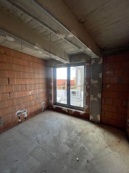 Apartament cu 2 camere semidecomandat în Independenței