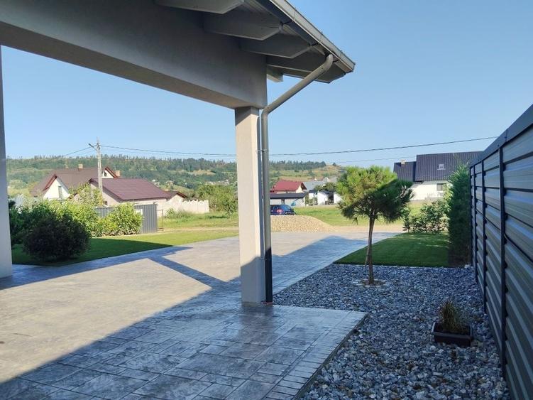 Casă cu 4 camere în Dărmănești