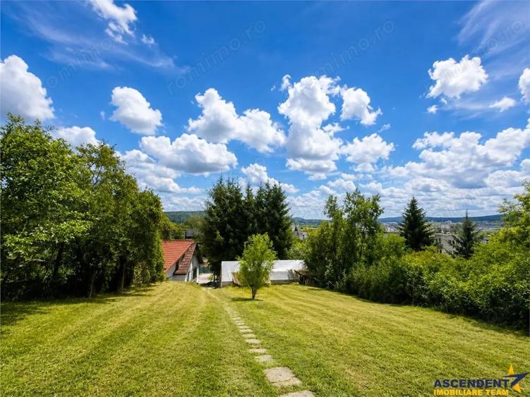 Casă cu 1 camere cu Teren 2300 Mp în Tudor