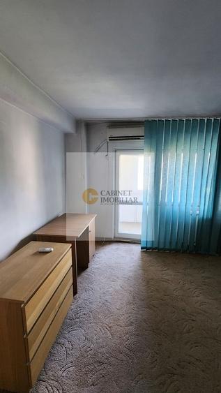 Garsonieră decomandată, mobilată în Decebal