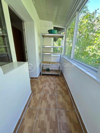 Apartament cu 4 camere decomandat în Nicolina