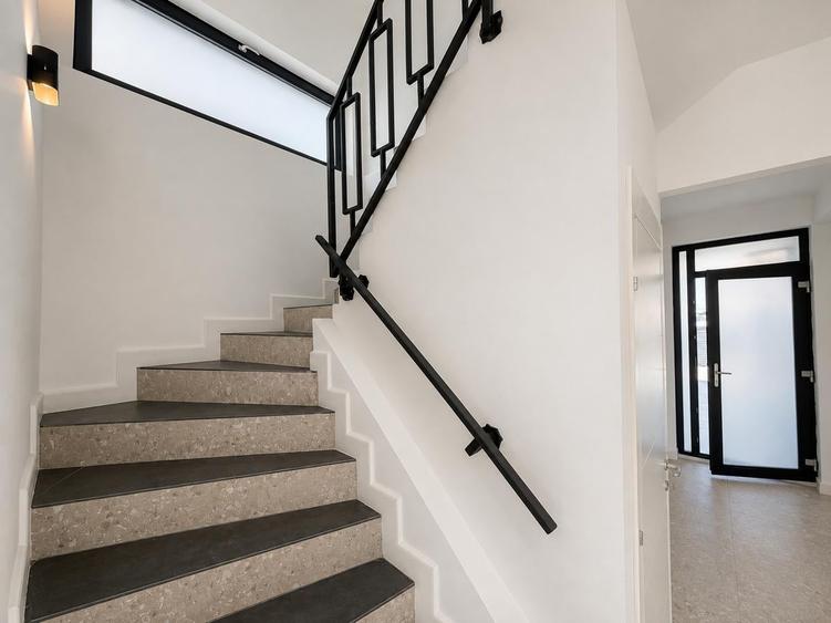 Casă individuală cu 4 camere cu Teren 300 Mp în Tunari