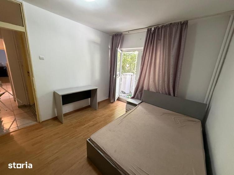 Apartament cu 3 camere decomandat în Rahova