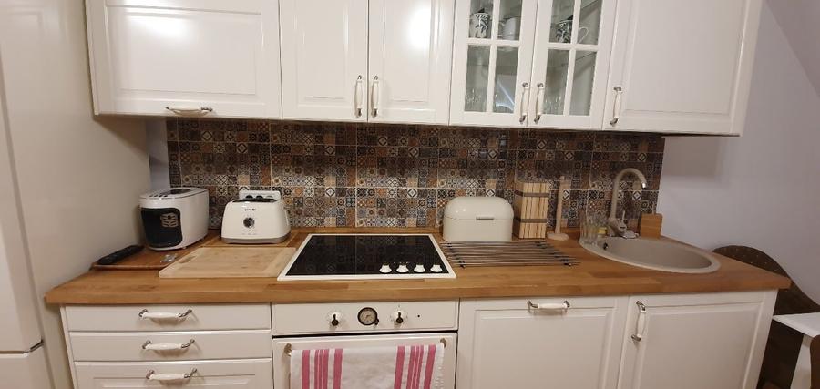 Apartament cu 4 camere decomandat, mobilat în Furnica