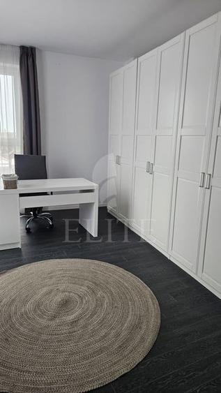 Apartament cu 3 camere semidecomandat, mobilat în Iris