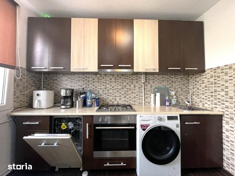 Apartament cu 3 camere decomandat în Berceni