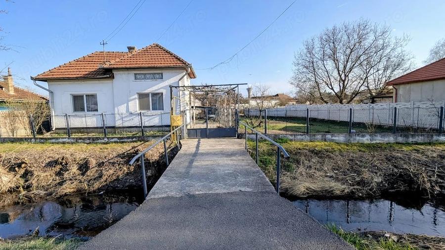 Casă cu 3 camere cu Teren 845 Mp în Central