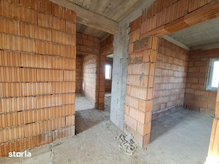 Casă cu 5 camere cu Teren 507 Mp în Giarmata