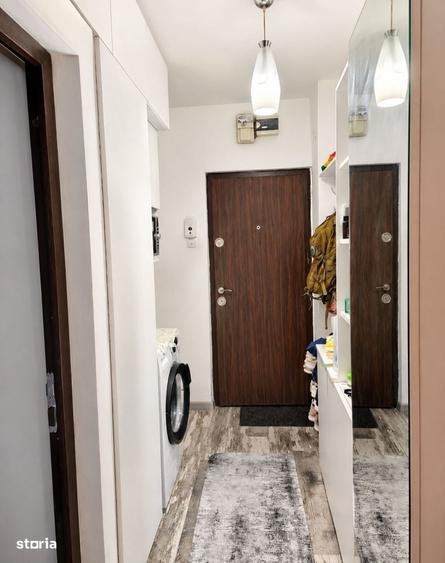 Apartament cu 2 camere semidecomandat în Craiovița Nouă