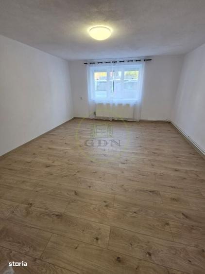 Casă cu 2 camere decomandat în Central