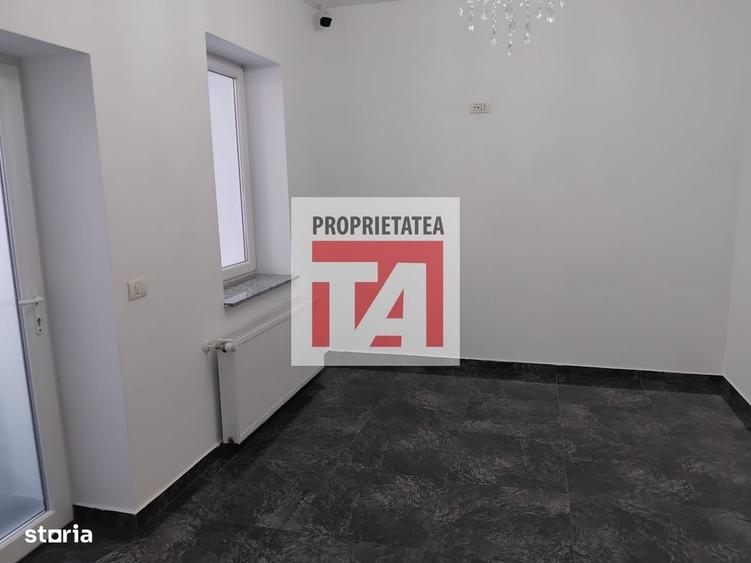 Casă cu 4 camere cu Teren 200 Mp în Central