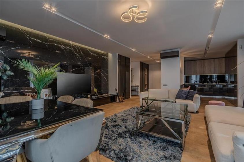 Penthouse cu 3 camere semidecomandat, mobilat în Pipera