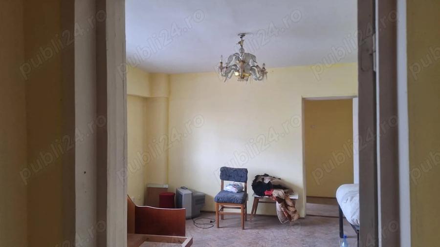 Apartament cu 3 camere semidecomandat în Ultracentral