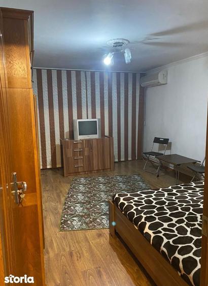 Garsonieră decomandată în Rahova