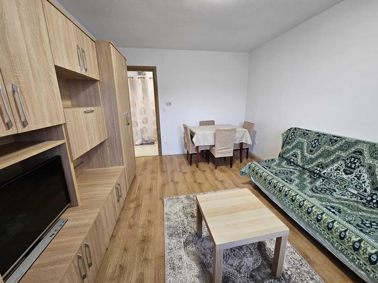 Casă cu 2 camere decomandat cu Teren 38 Mp în Central