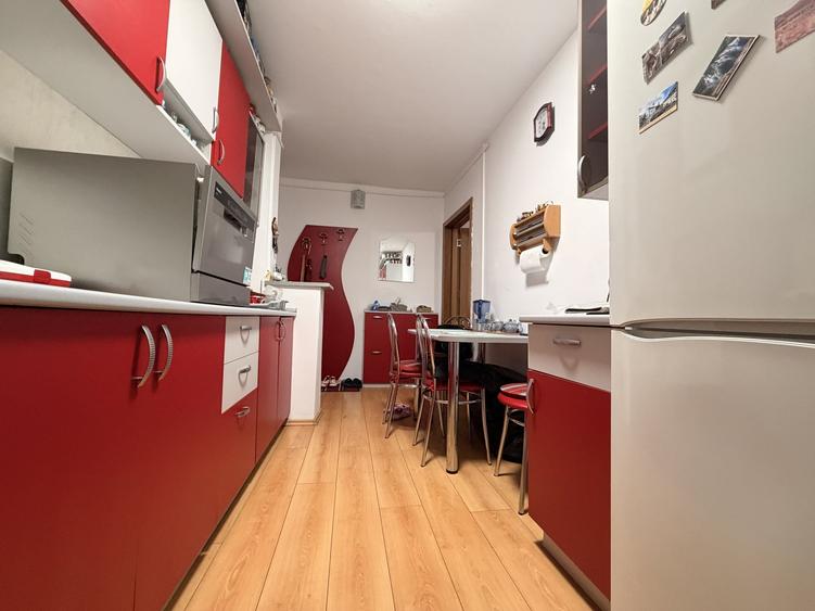 Apartament cu 2 camere semidecomandat, mobilat în Girocului