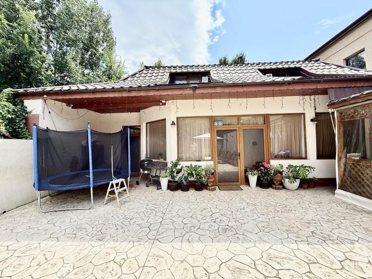 Spațiu comercial, de 200 mp, în Sat Vacanță