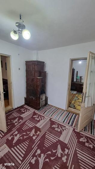 Casă cu 5 camere cu Teren 1500 Mp în Domnești