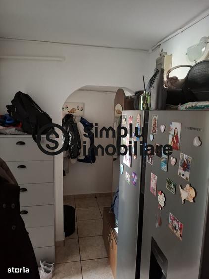 Apartament cu 3 camere în Craiovița Nouă