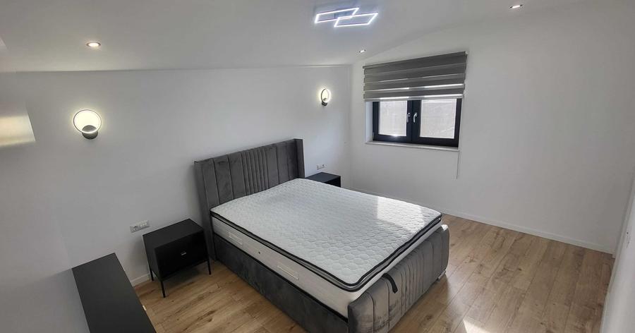 Casă cu 4 camere cu Teren 230 Mp în Central