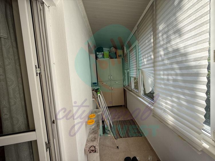 Apartament cu 3 camere semidecomandat în Vatra Luminoasă