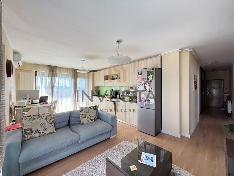 Apartament cu 4 camere semidecomandat, mobilat în Bună Ziua