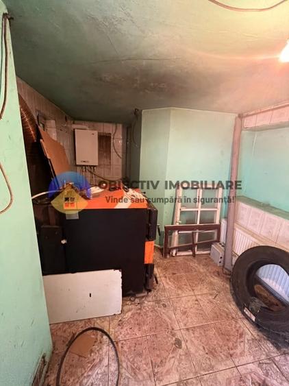 Casă cu 5 camere cu Canalizare în Săvinești