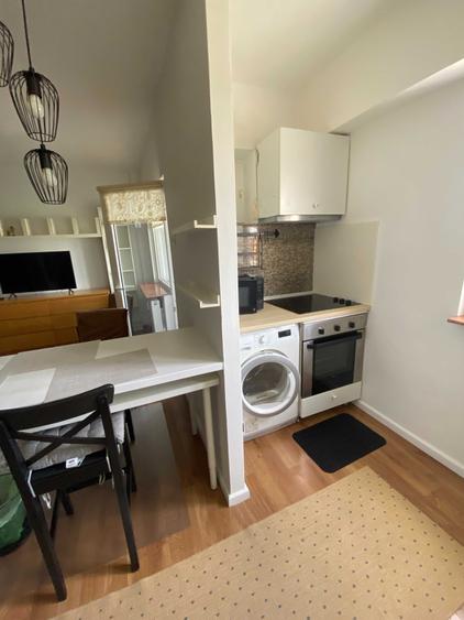 Apartament cu 2 camere semidecomandat în Calea București