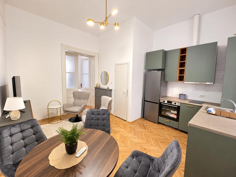 Apartament cu 2 camere semidecomandat în Sinaia
