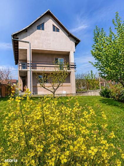 Casă cu 4 camere cu Teren 376 Mp în Traian