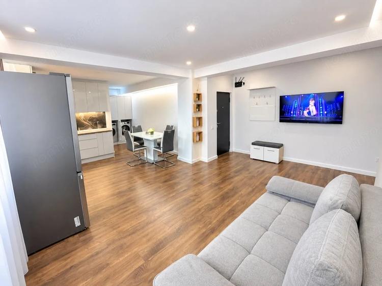 Apartament cu 2 camere decomandat în Central