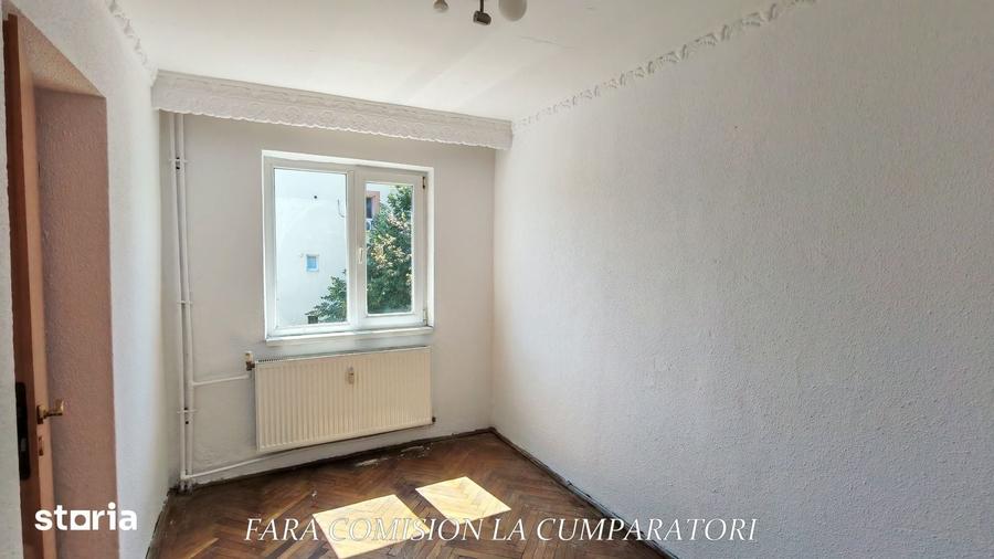 Apartament cu 2 camere semidecomandat în Petrișor